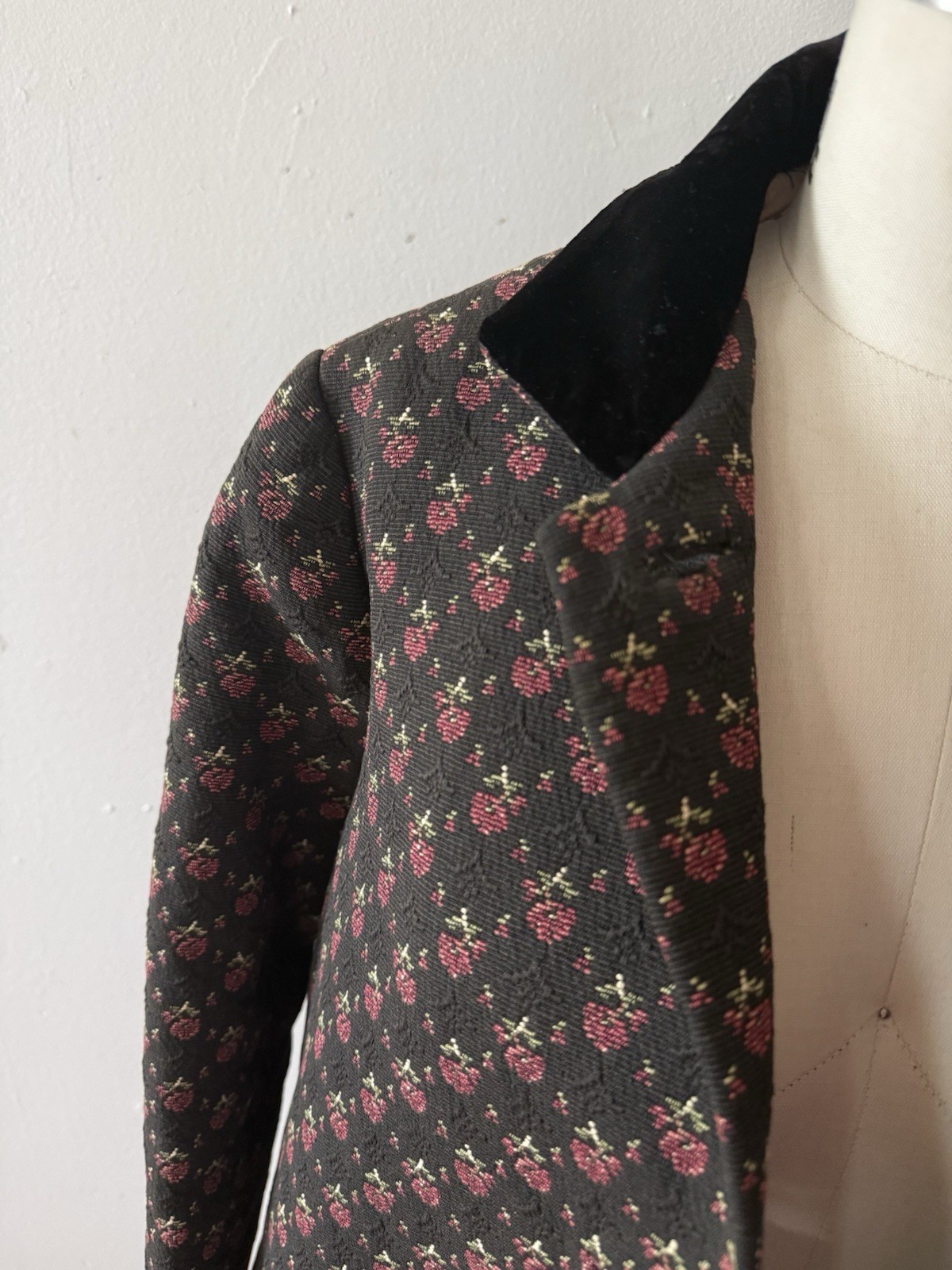 Mid-C Floral Jacquard/Matelassé/Quilted Full Length Tapestry Coat Velvet Collar