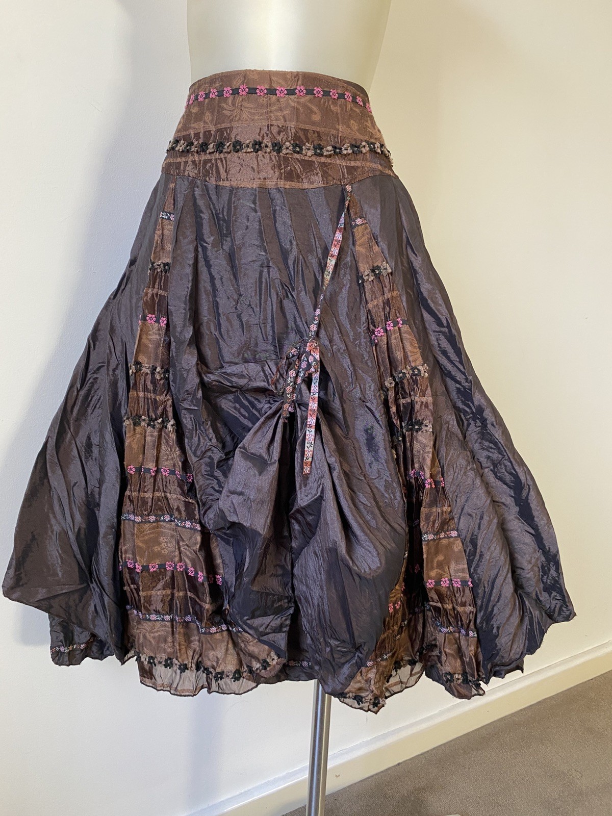 Boo Radley Fab Crumpled Taffeta /Braided Full Skirt.As New29”W