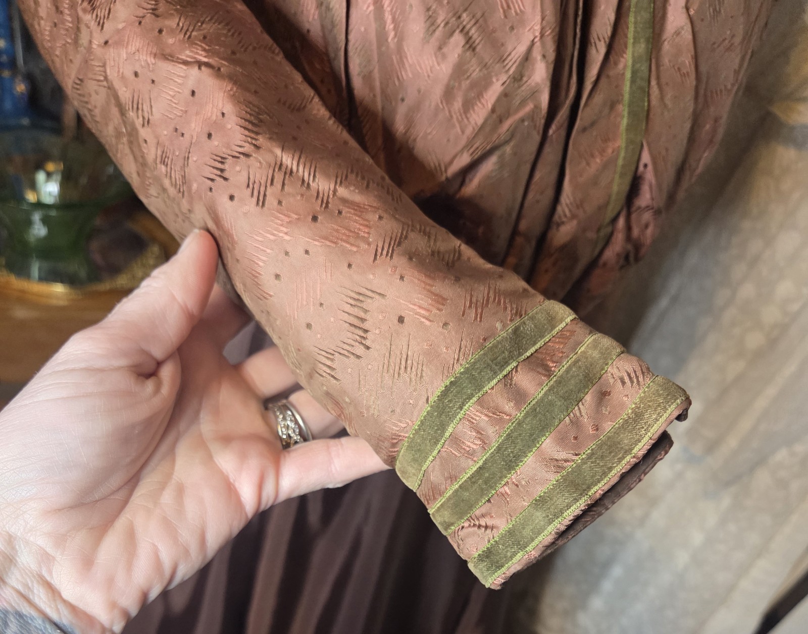 Victorian Copper Taffeta Print Bodice w/ Green Velvet Trim READ!