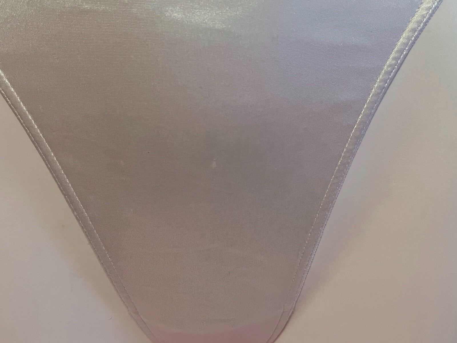 VICTORIA’S SECRET M WHITE SMOOTH SECOND SKIN SATIN VINTAGE RARE THONG PANTIES