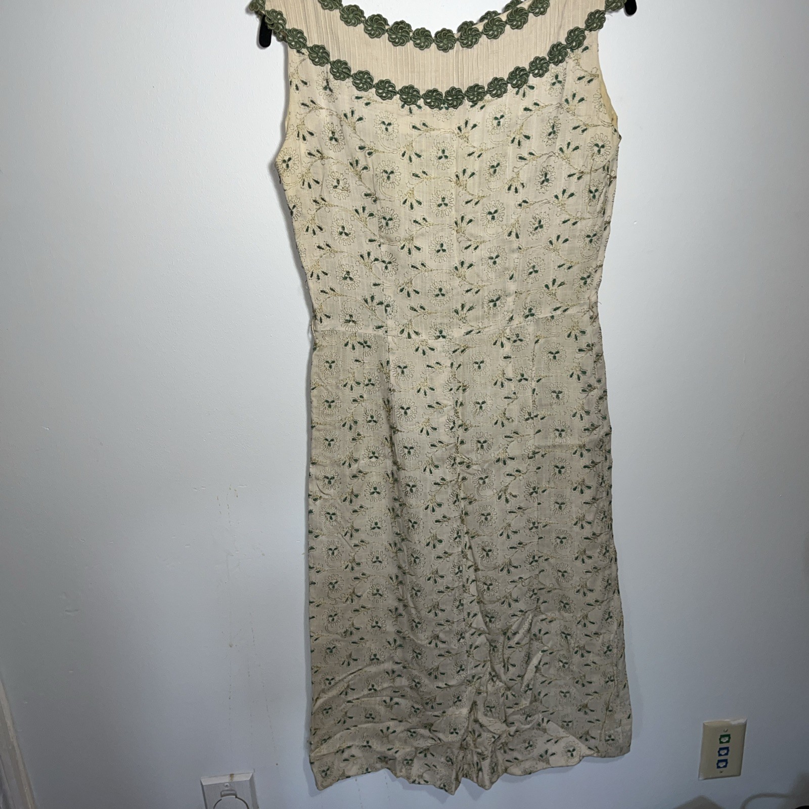 Dress Handmade,No Tag Best Guess 4-6 Ivory And Green Embroidered 1960 Vintage