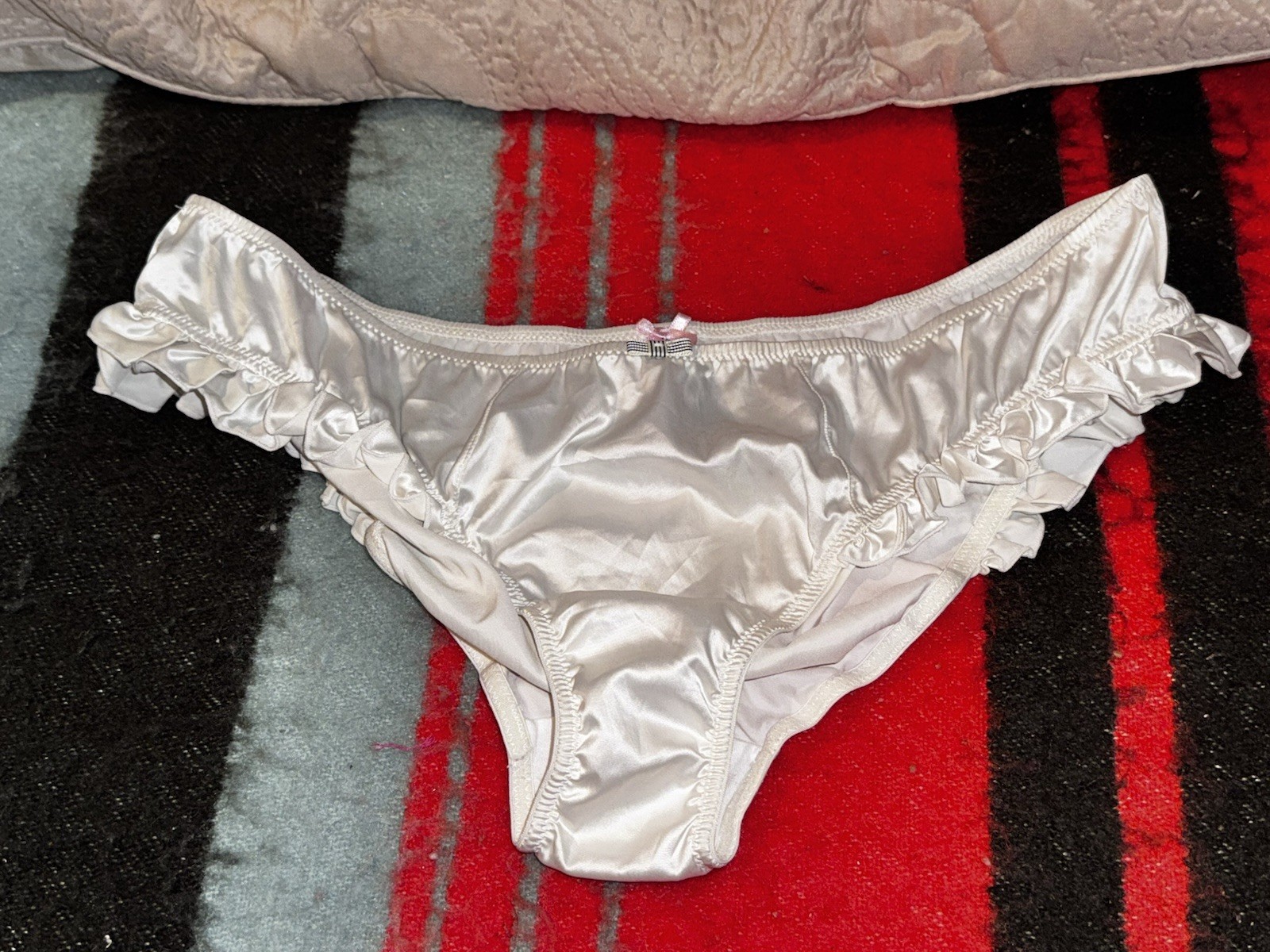 Rare VTG VS Sexy Little Things Silky Satin Ruffle Cheeky Panty Size L Ivory NWT
