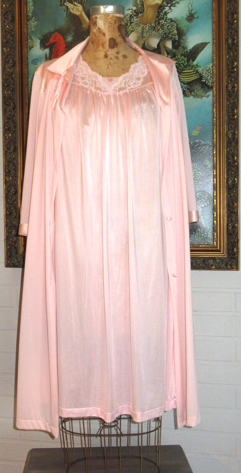 Vintage 50-60’s Shadow Line Vanity Fair 2 Piece Peach Pink Robe & Gown Peignoir