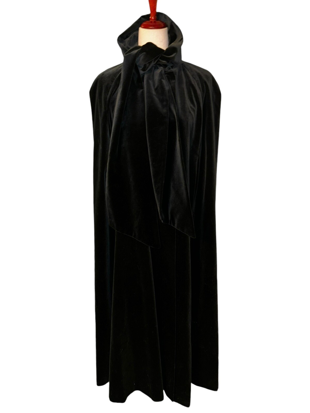 Vintage Maxx Meren Velvet Cape Heavy Black Made In USA Attached Scarf Size M