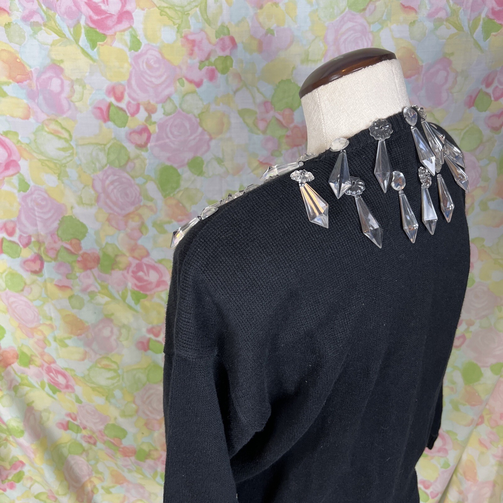 Vintage BONNIE BOERER Womens LARGE Chandelier Crystal Pendants Sweater Top