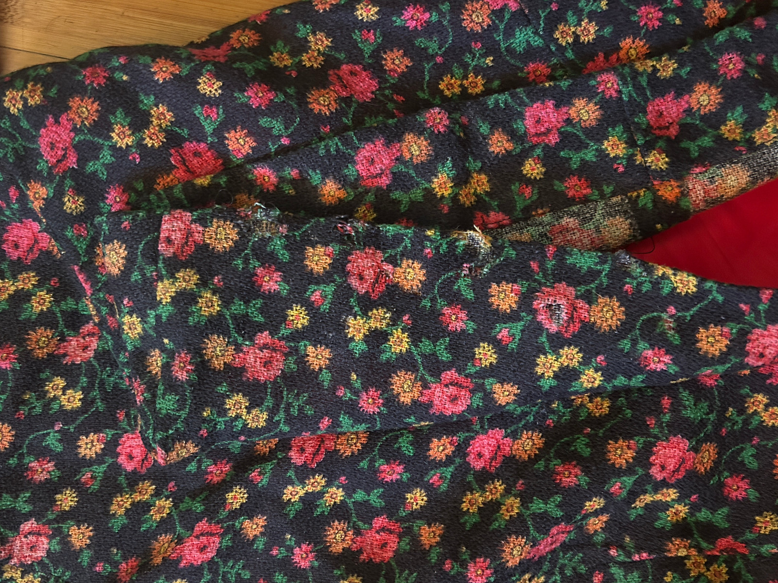 Vintage 1960’s Saga Boutique Barkcloth Floral Bell Sleeve Dress Size S/M