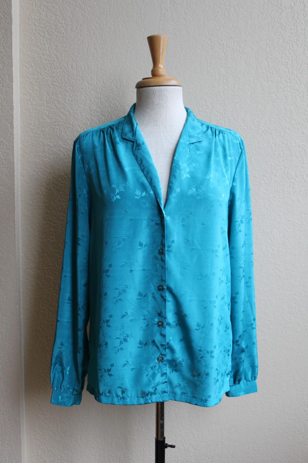 Vintage 70’s Buffum’s Turquoise satin Japanese Fabric Leaf Pattern Blouse 12