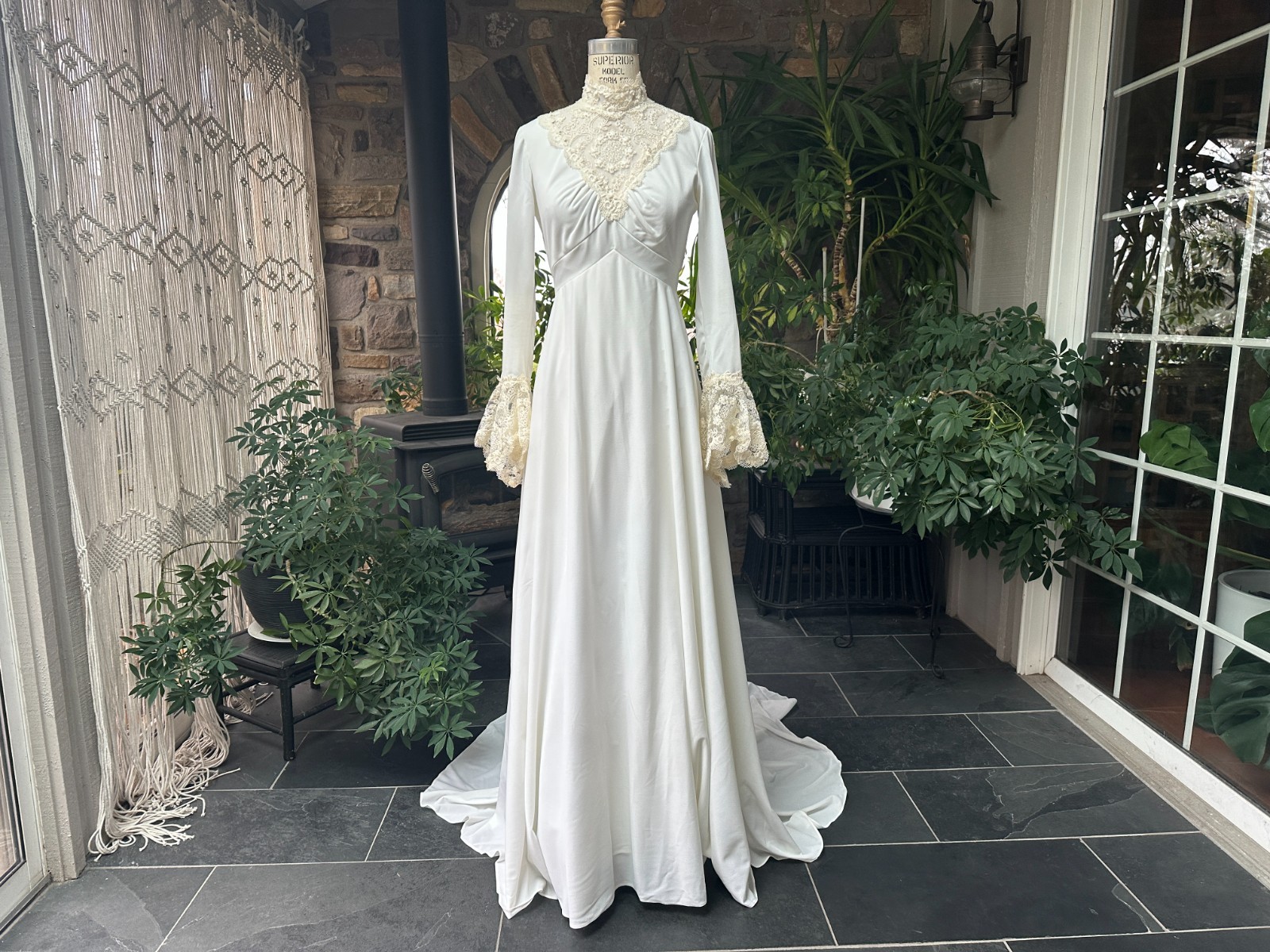 Vintage 1970s Romantic White Ivory Lace Bodice and Flounce Sleeve Wedding Dress