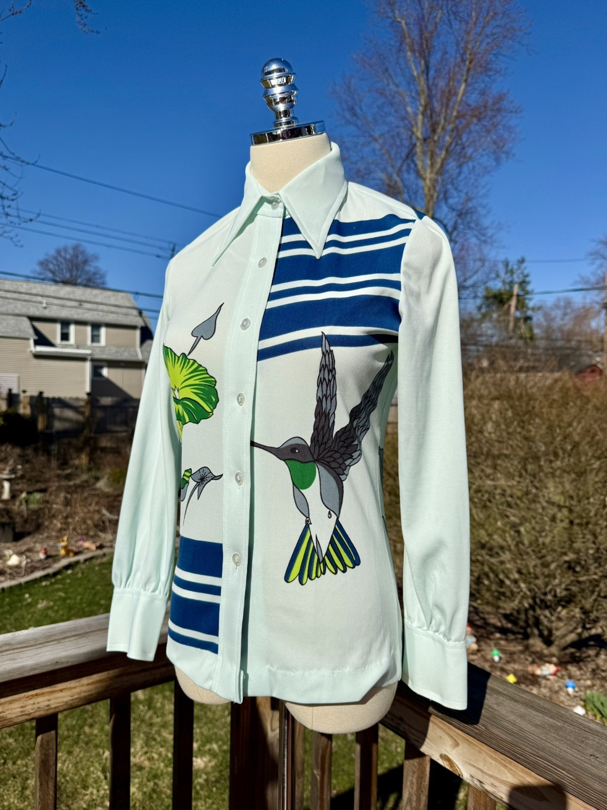 Vintage 70s Pale Blue Novelty Hummingbird Flower Print Button Down Blouse