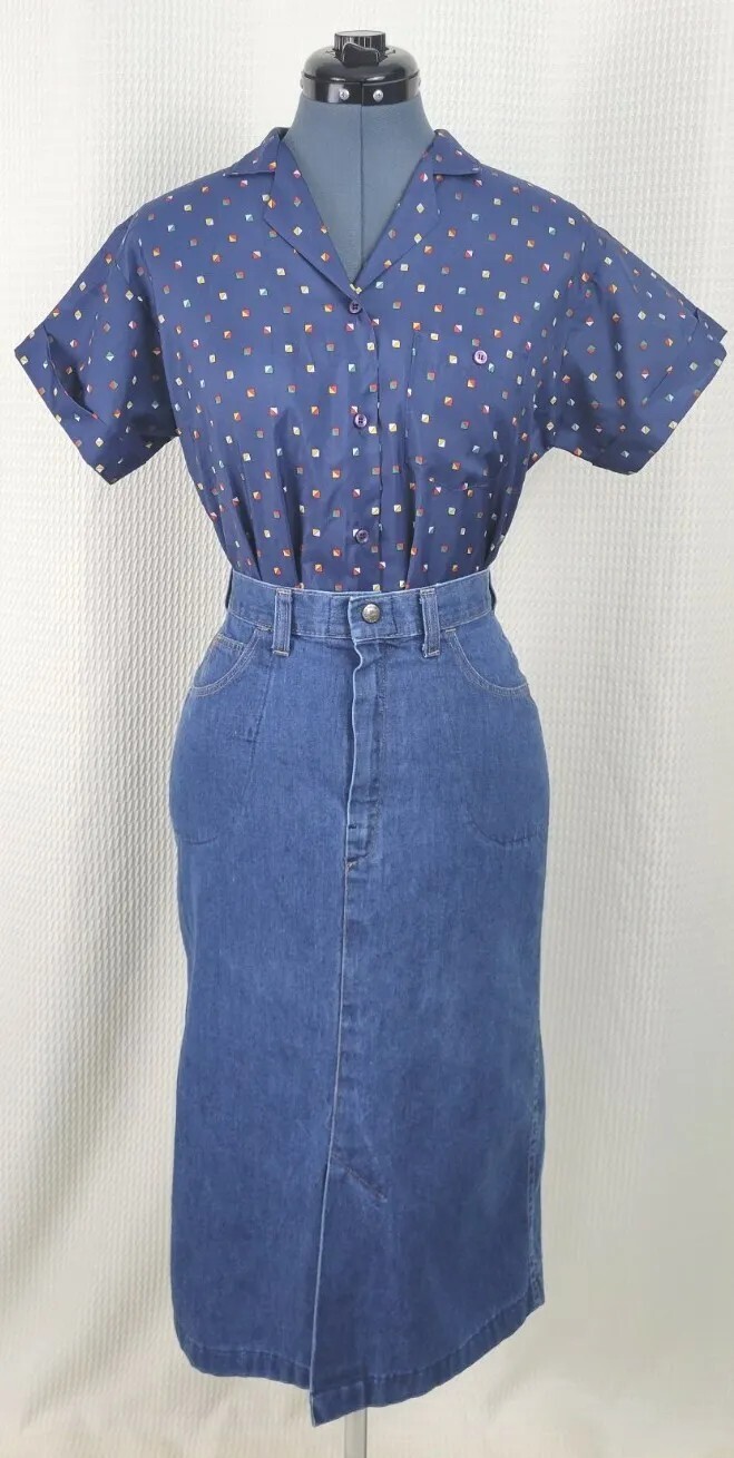 Vintage Lady Van Heusen Blue Short Sleeved Blouse w Multicolored Squares Size 10