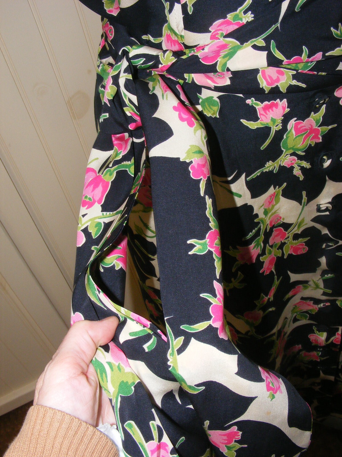 40s RAYON DRESS FLORAL PRINT BELTED BUTTON UP FULL SKIRT LIGHTWEIGHT 38″ X 30″ M
