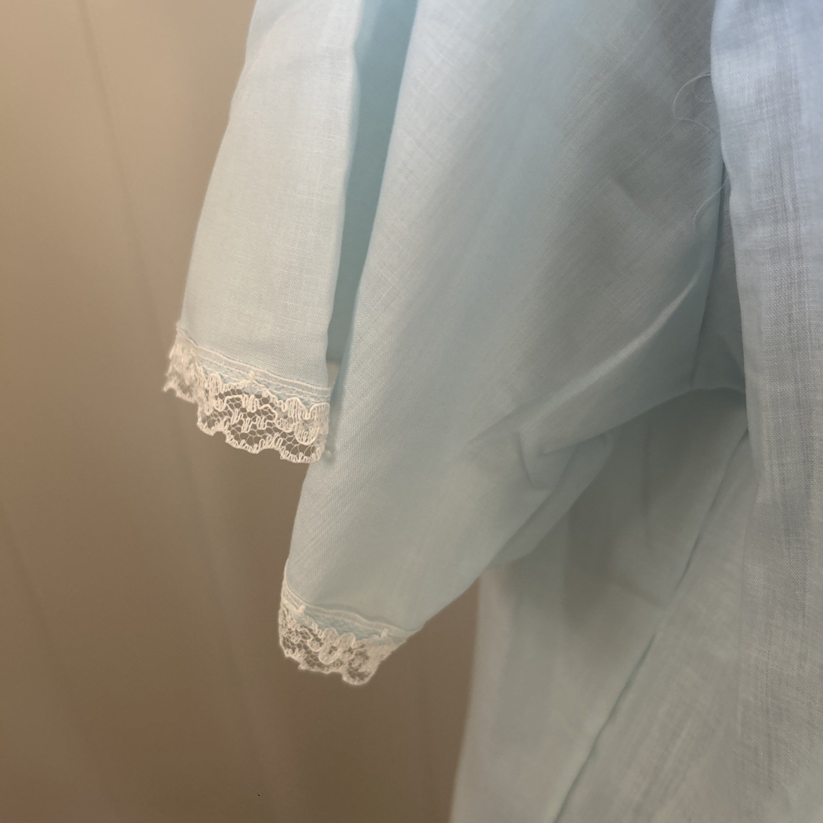 Vintage 1960’s Katz Shift Blue Nightgown With Lace And Embroidered Flowers Lg.