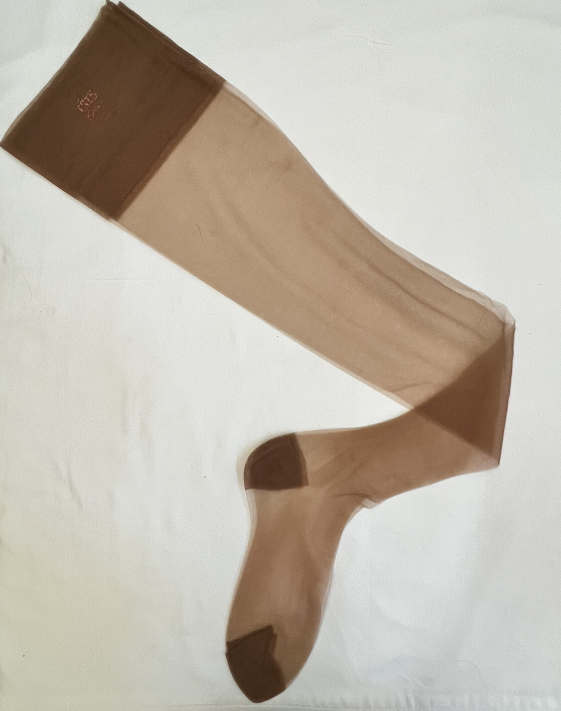ISIS COUTURE Vintage stockings – RHT run proof lock stitch mesh nylon 10 33inch