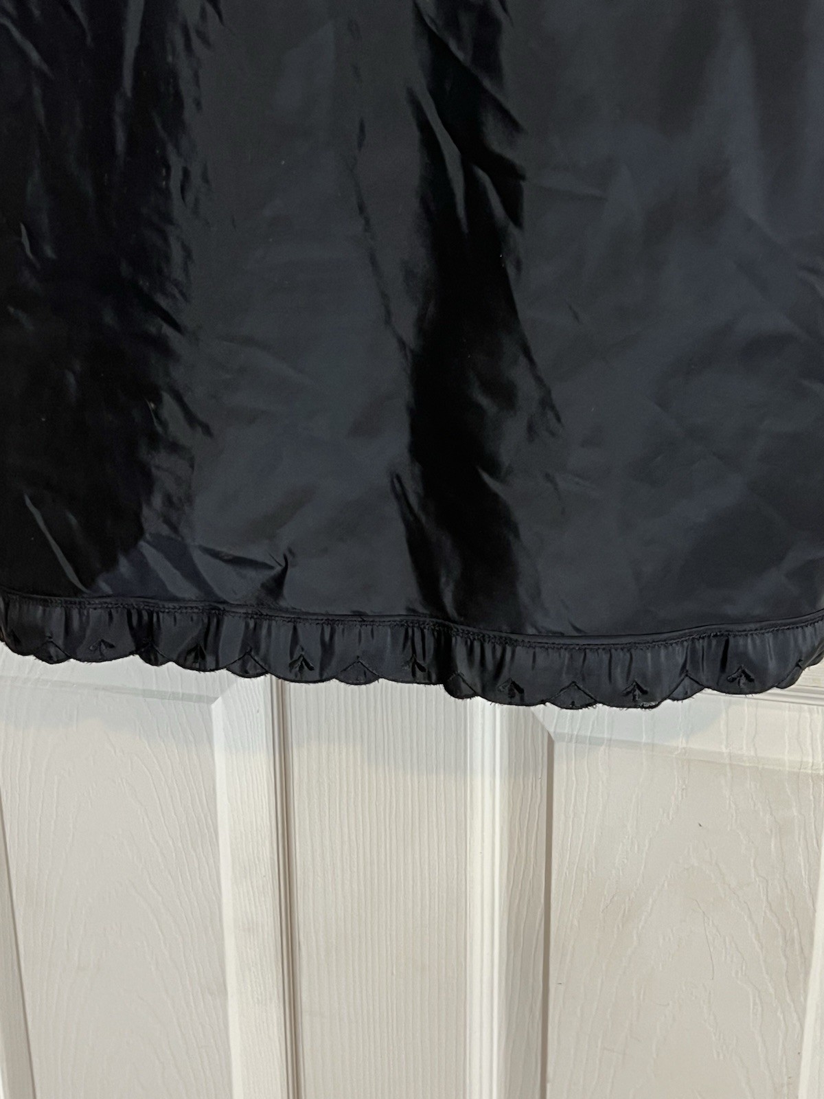 Vintage 1960 Val Mode Full Slip Black Embroidered Lace Size 34 Dacron/nylon