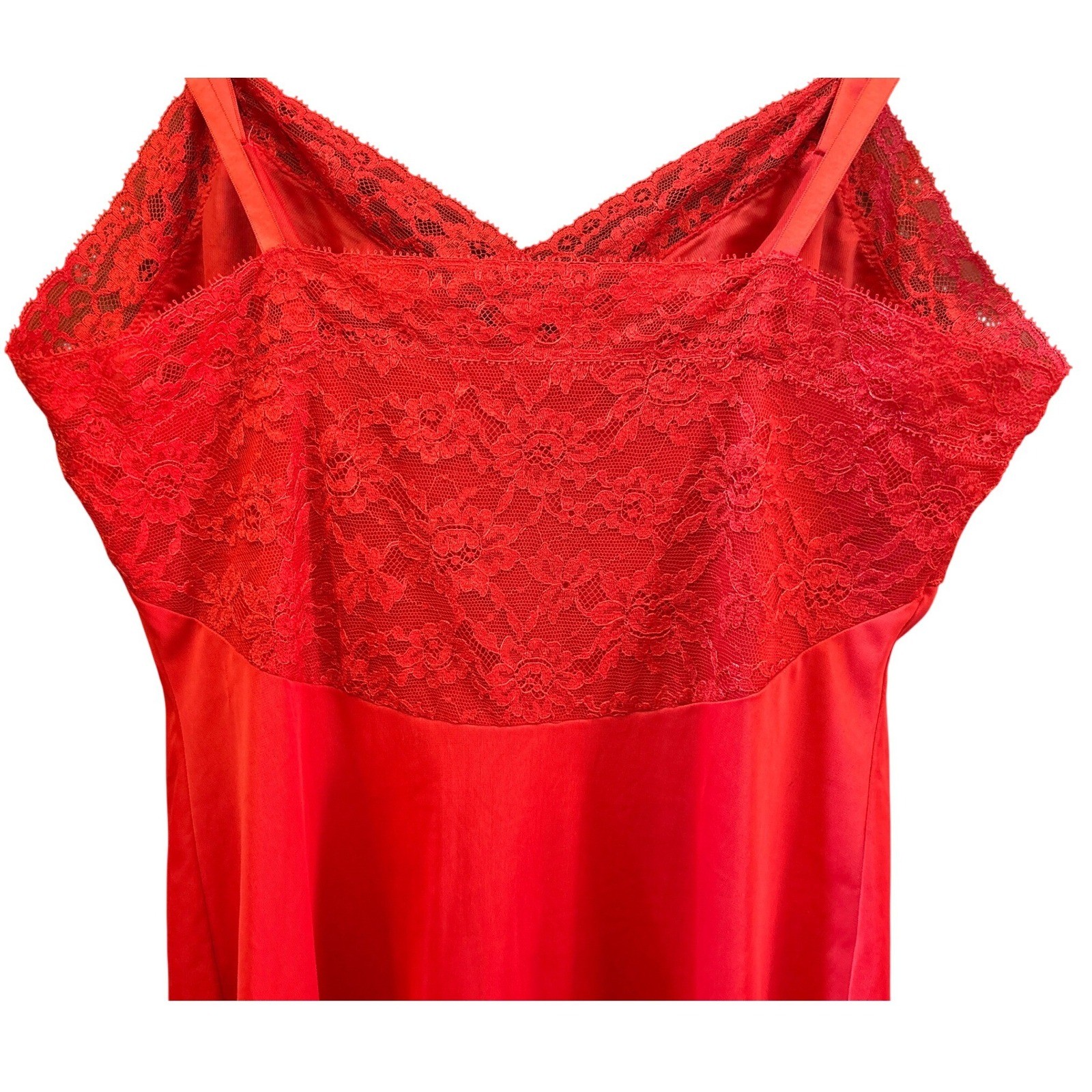 Vintage Vanity Fair Full Slip Lingerie Red Lace Trim Coquette Pinup Retro 34
