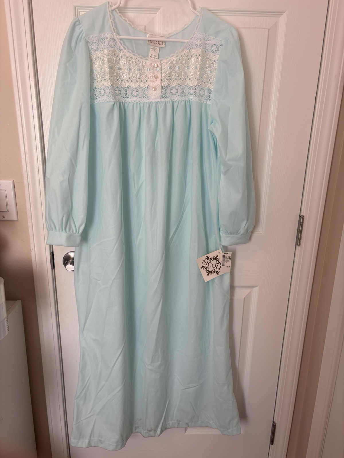 VTG NICOLE Long Sleeved Light Blue Nightgown W/ Lace & Buttons NWT Sz M 65260