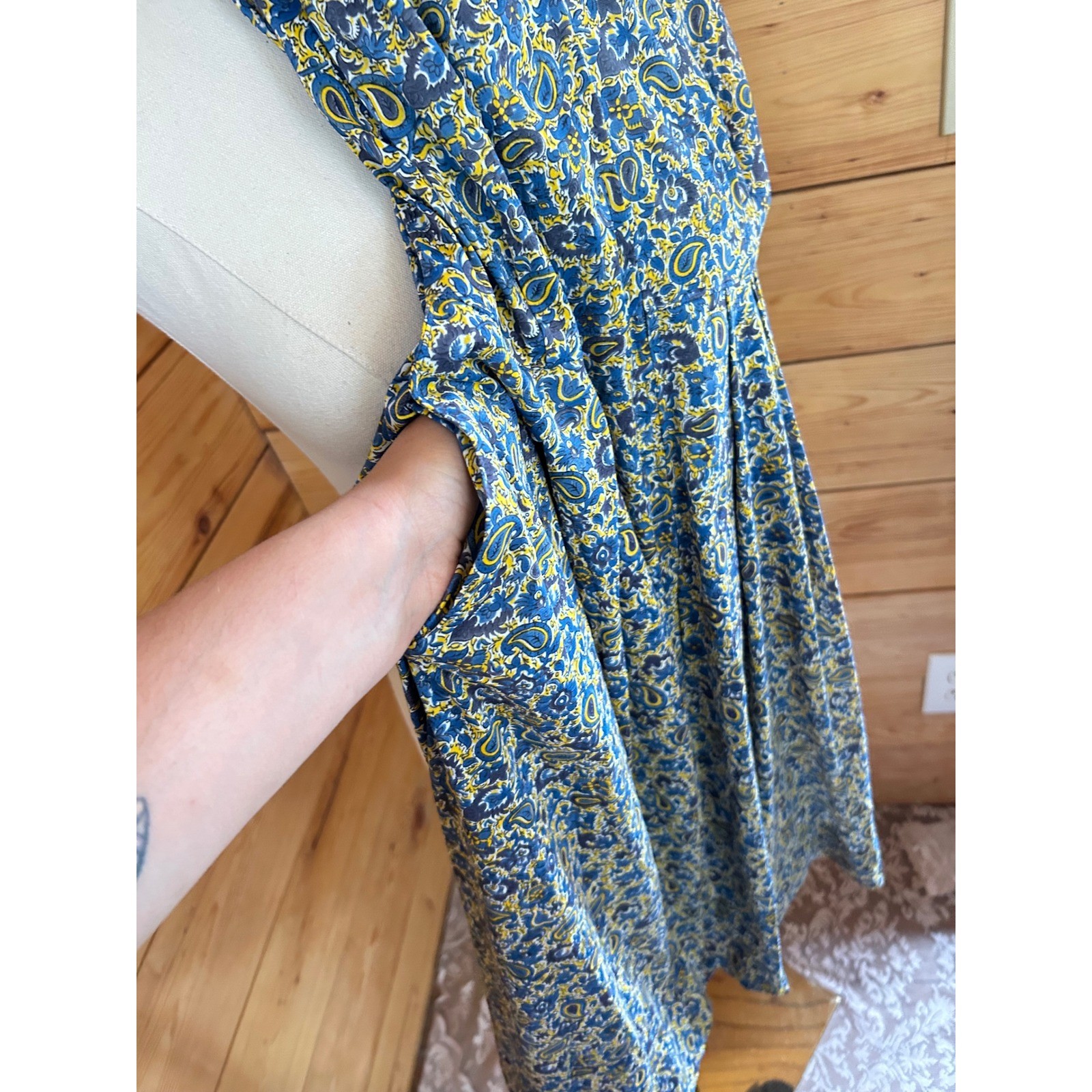 Vintage Day Dress Womens Size 14.5 Blue Yellow Paisley Pleated Shelton Stroller