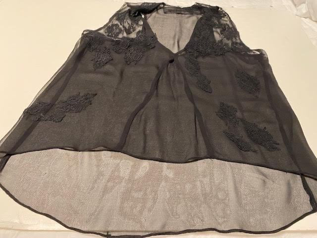 VINTAGE Reformation Black V-neck sleeveless lagenlook blouse top silk/lace