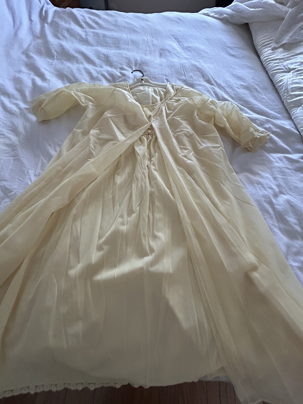 VINTAGE VANITY FAIR LIGHT YELLOW CHIFFON NYLON LACE NIGHTGOWN & ROBE SIZE 32