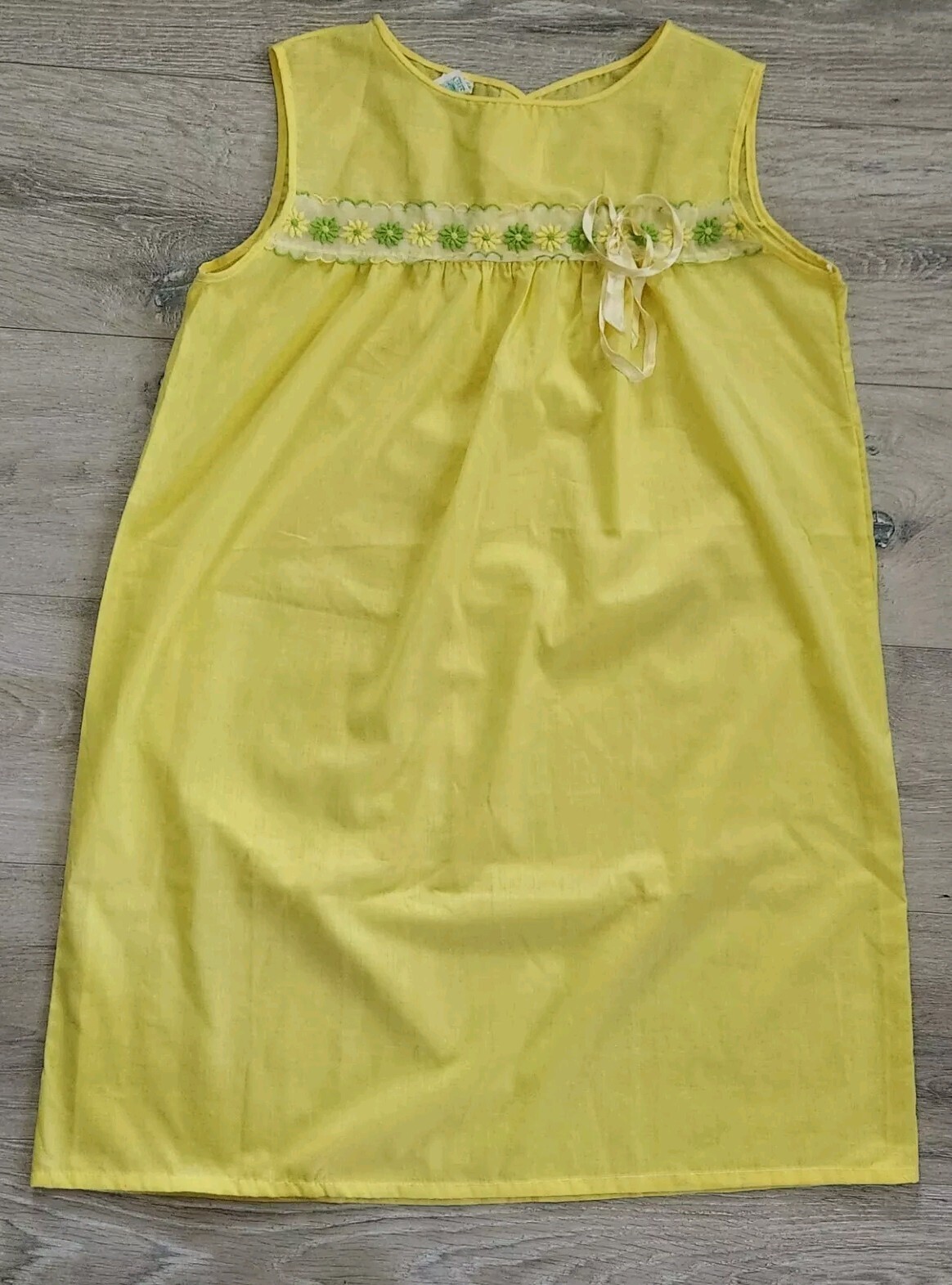 Vintage 60s Grants ISIS yellow babydoll nightgown floral embroidery size Medium