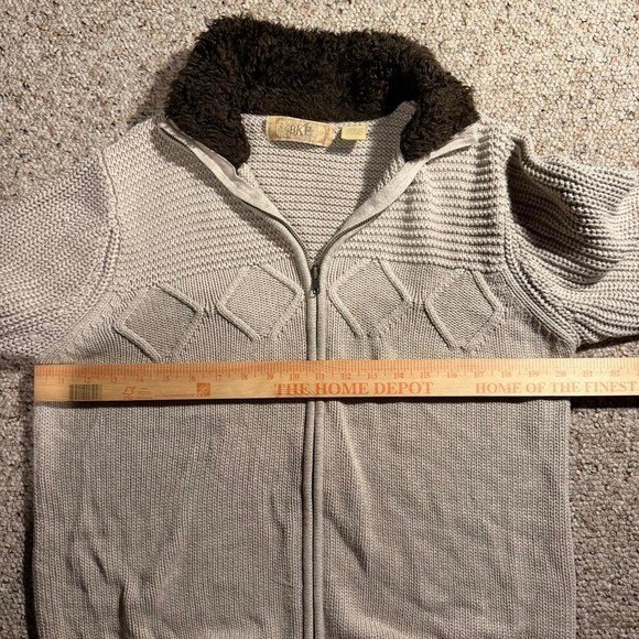Vintage BKE cream zip up sweater with faux fur collar Size Large