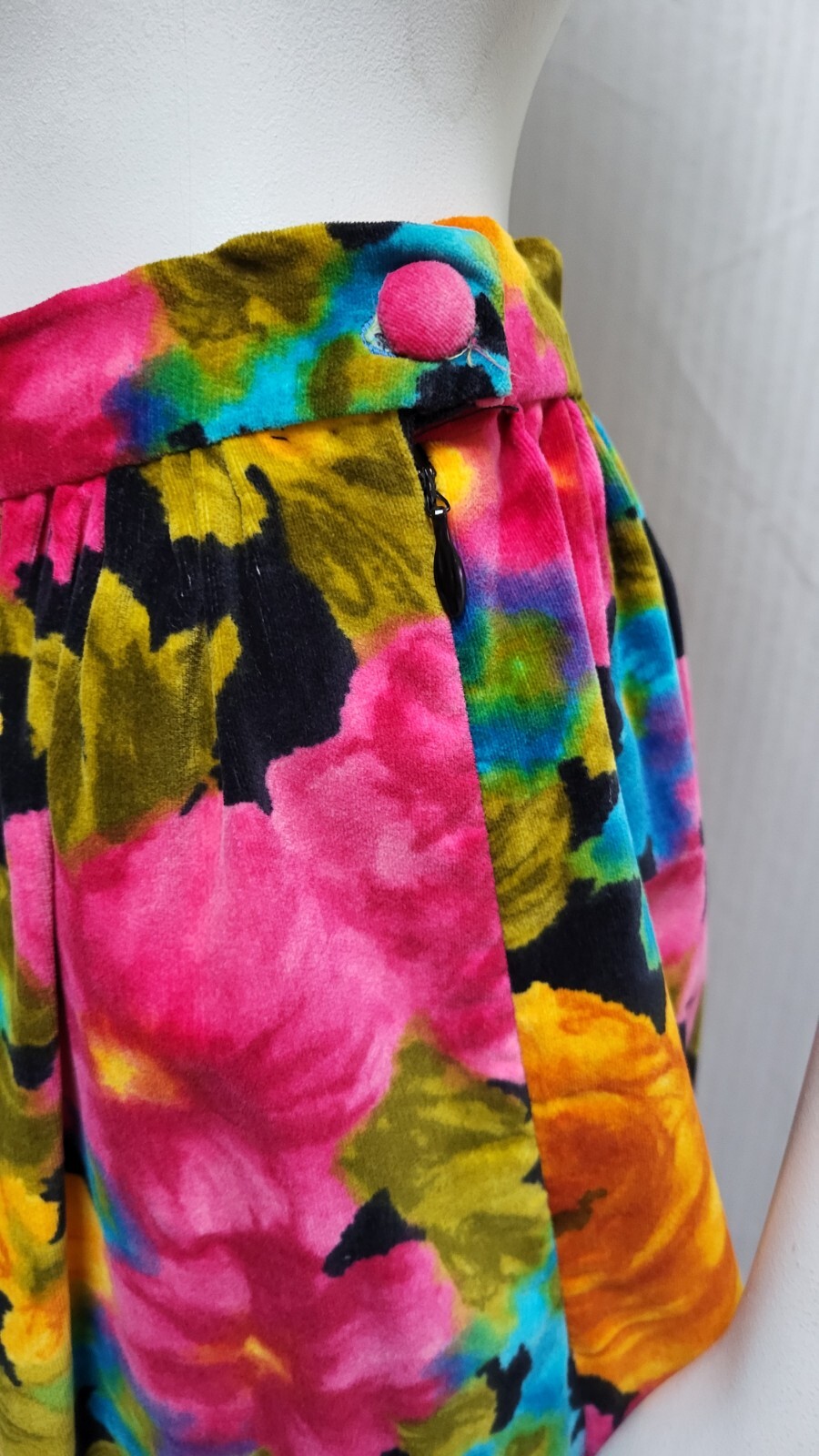 Vintage Bright Floral Rose Print Velvet Long Skirt – Waist 27 inches – EUC