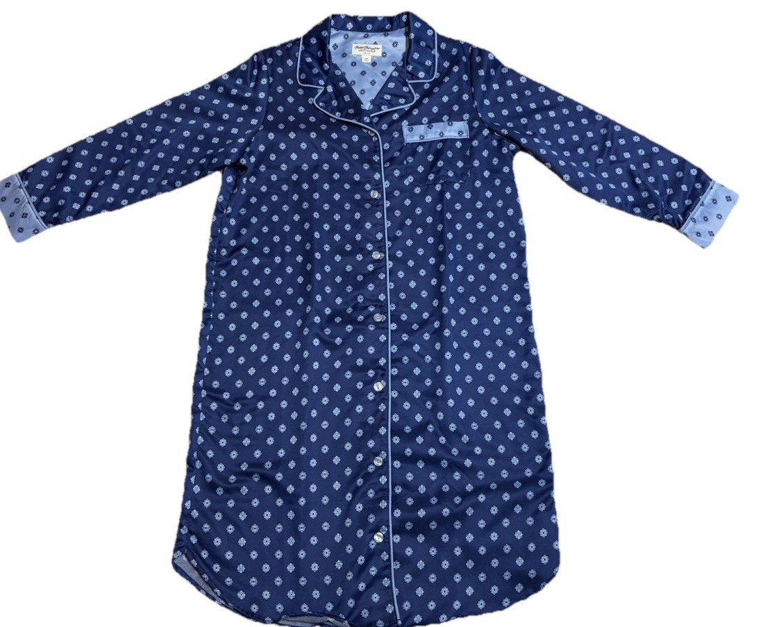 Vintage Norm Thompson Blue And White Button Down Soft Silky Sleepwear Robe Med P