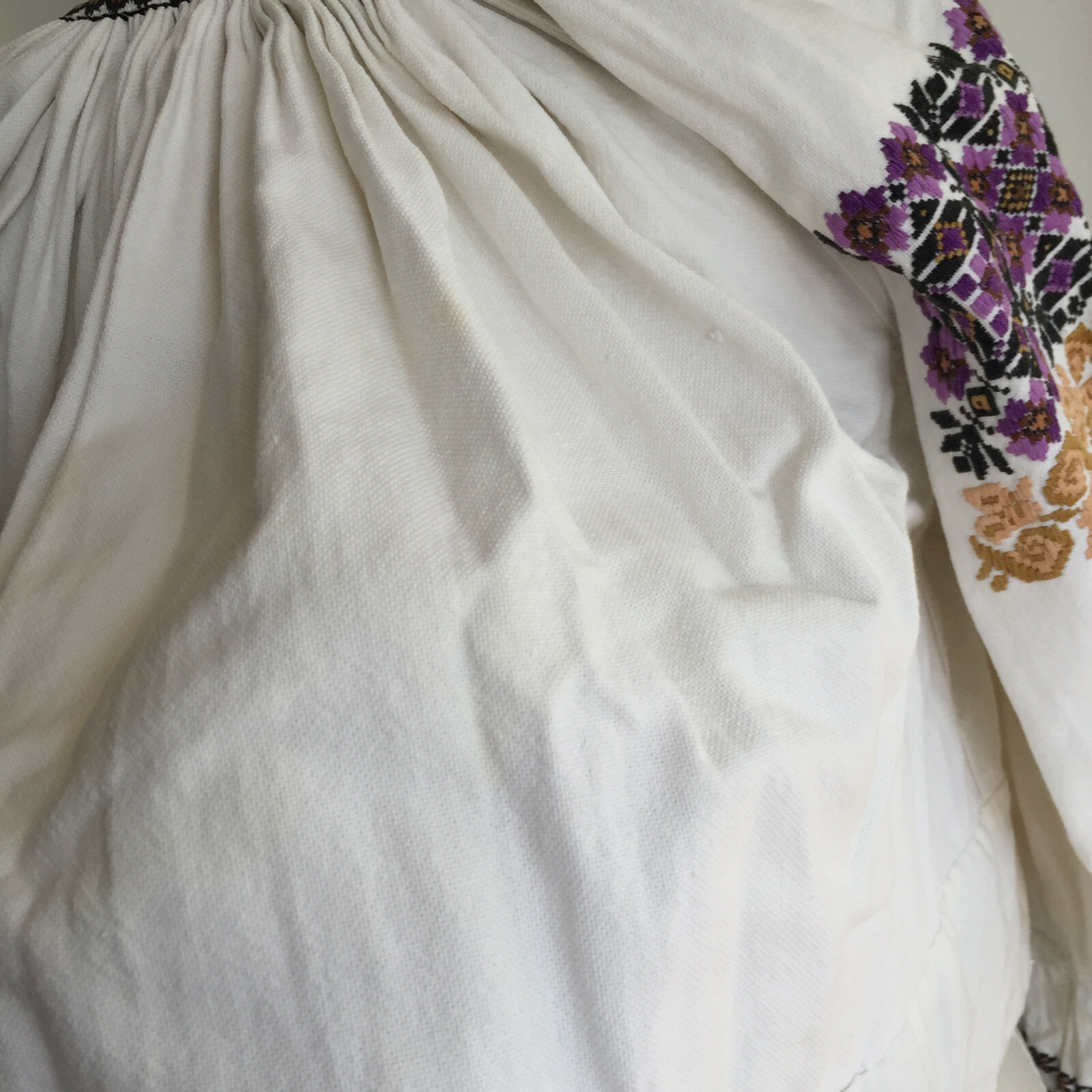 VINTAGE HUNGARIAN FOLK BLOUSE Embroidered Heavy Linen Peasant Top S M OOK