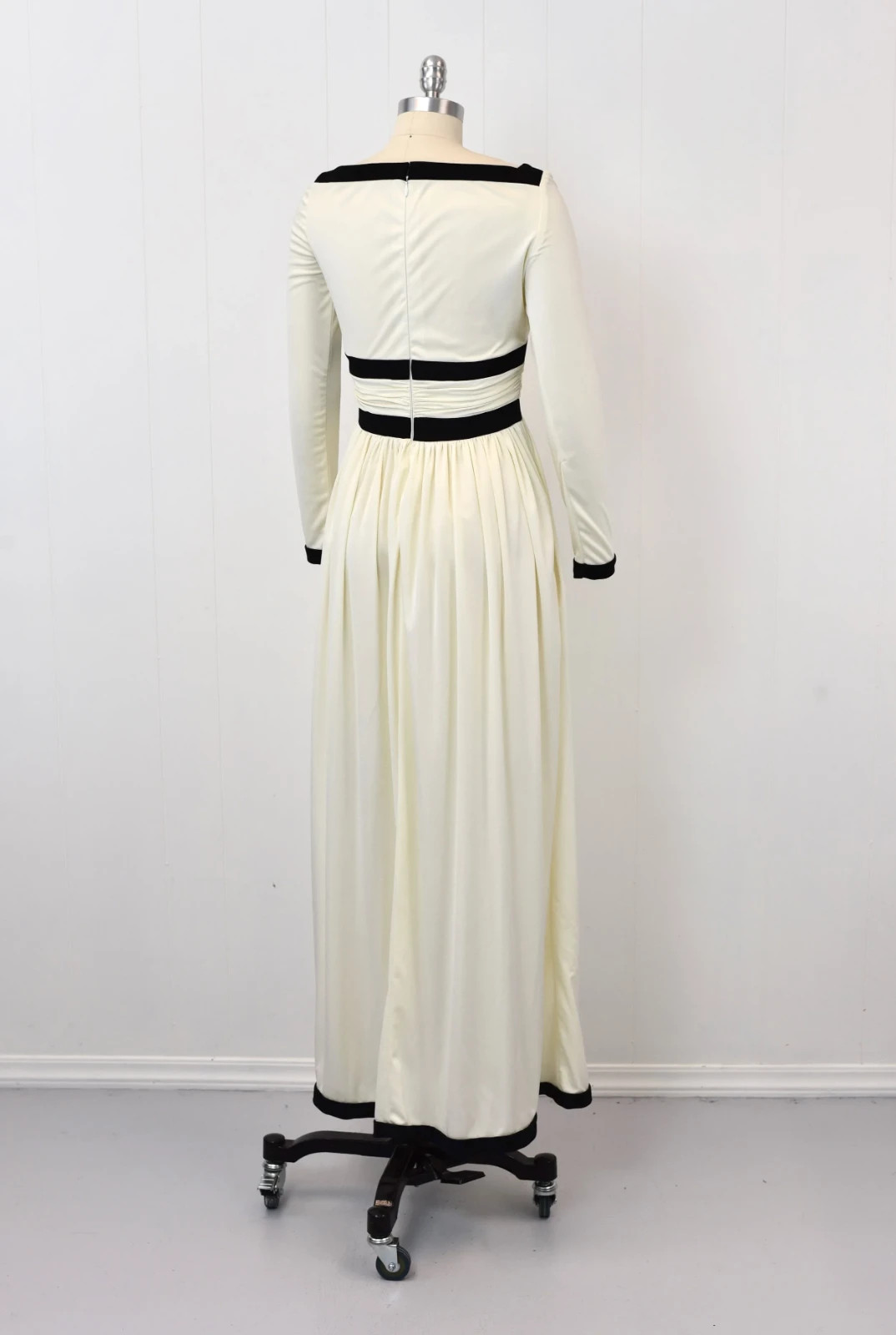 Vintage 1970s Black Off White Lora Lang Pleated Disco Party Maxi Dress Gown