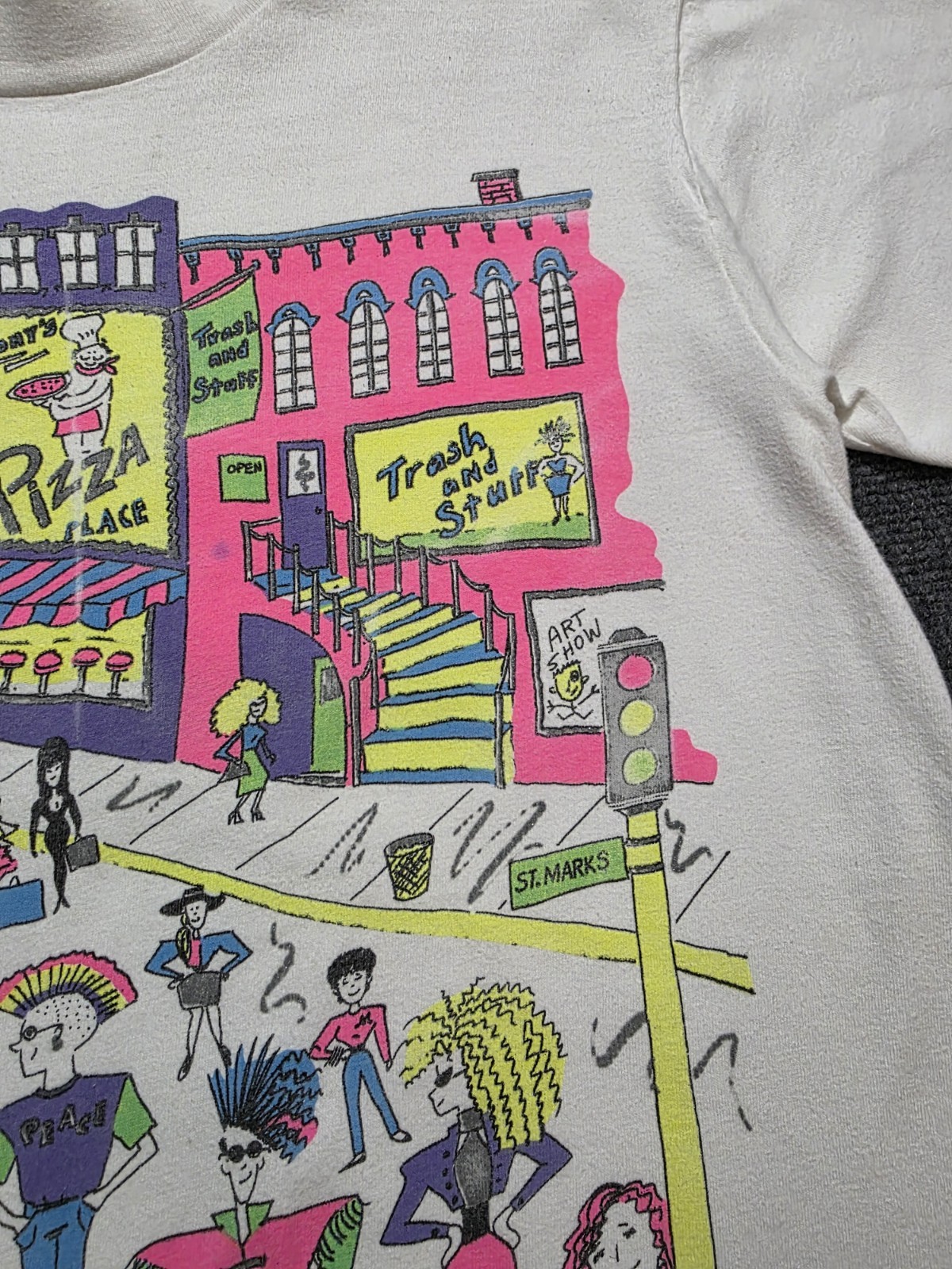 Vintage Single Stitch Fun Stuff NY New York City Shirt Cartoon Shopping Humor