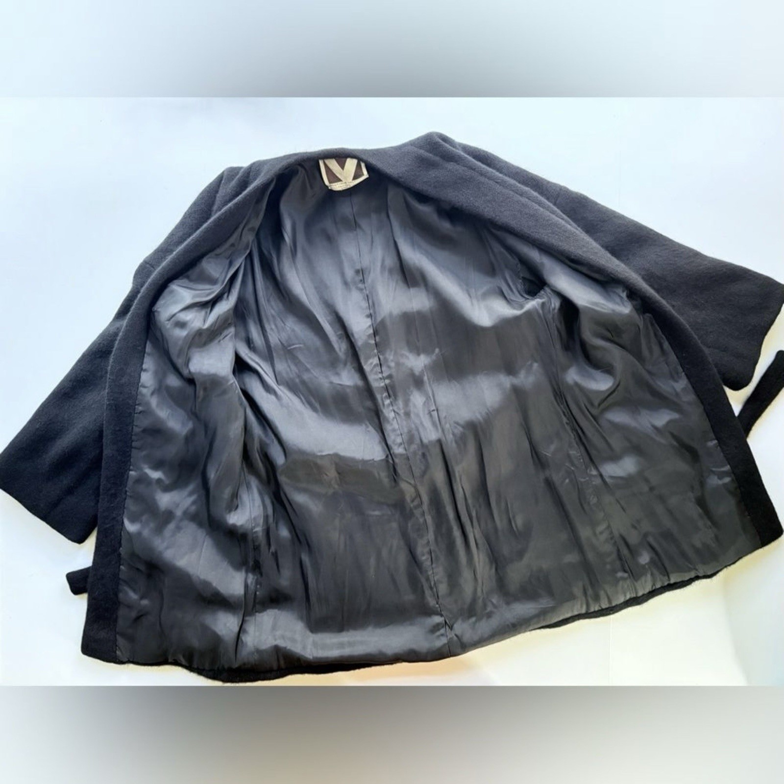 Rare Valentino 1960s Vintage Kimono / Smoking Jacket Style Wrap Jacket Black S/M