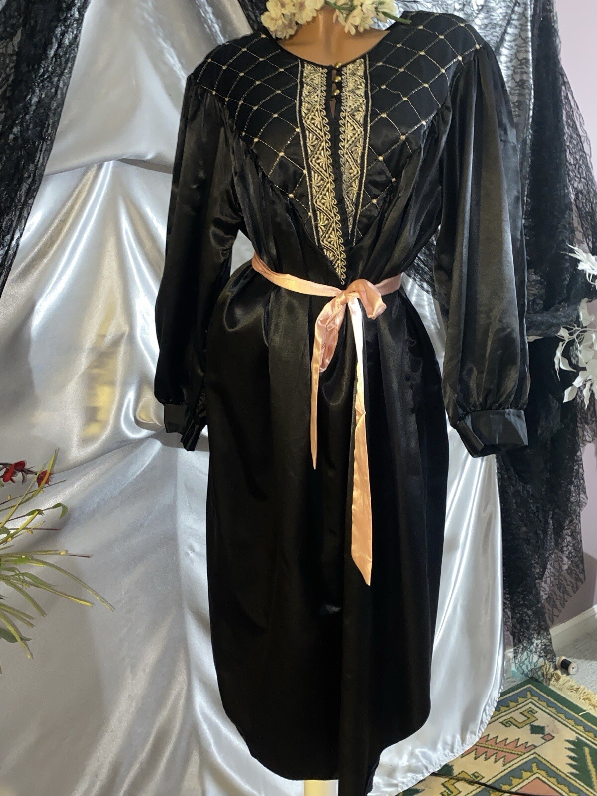 VTG Satin SHINY GOLD NIGHTGOWN POETS ANASTASIA PULLOVER NIGHT DRESS ROBE 44