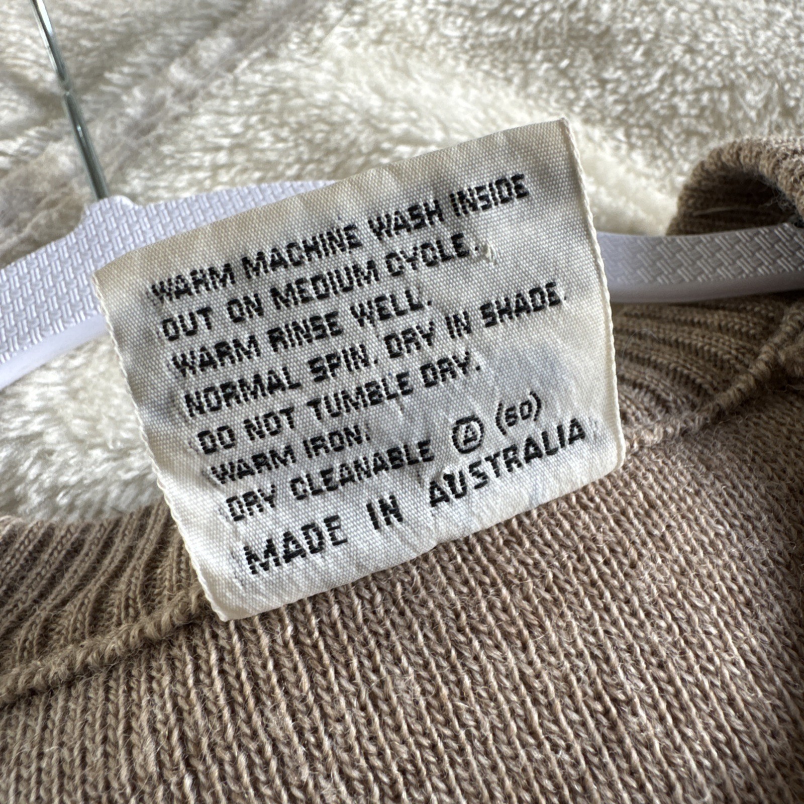 Vintage Hysport 100% Wool Koala Sweater XS 85cm Ivory Australia 70s 60s Knit