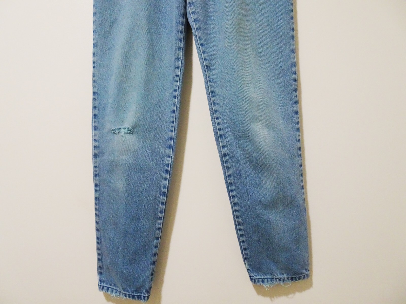 30×28.5 Vtg 90s Women’s L.A. Blues Mom Jeans High Waist Tapered Distressed Jeans