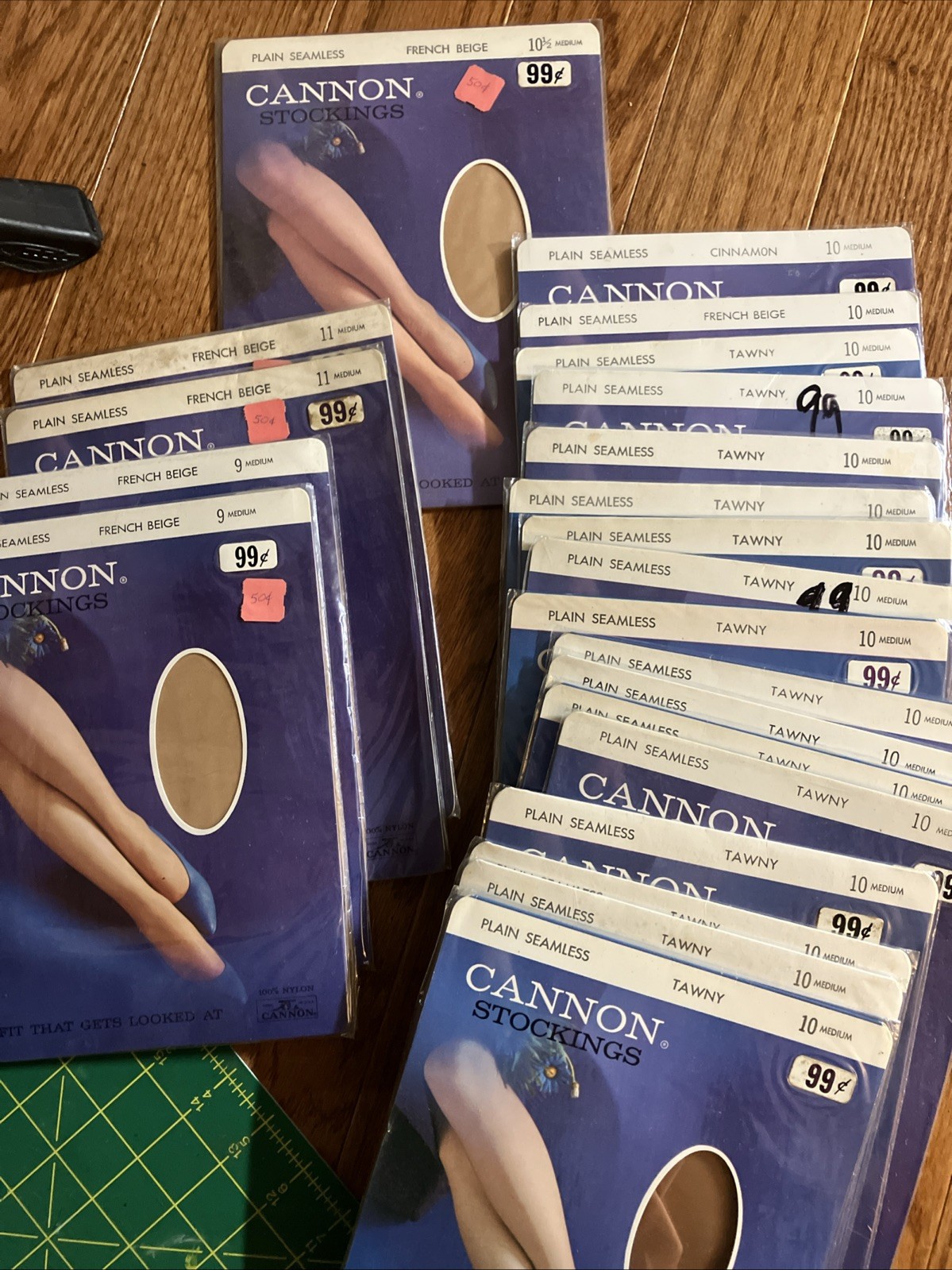 1 Pair Vintage Cannon Stockings Sizes: 9 Medium „French Beige”