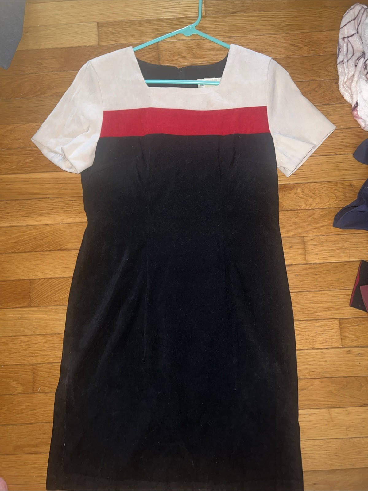 VINTAGE 90’S Betsy’s Things Short Sleeve Black/Tan/Red Dress Sz 10 Petite