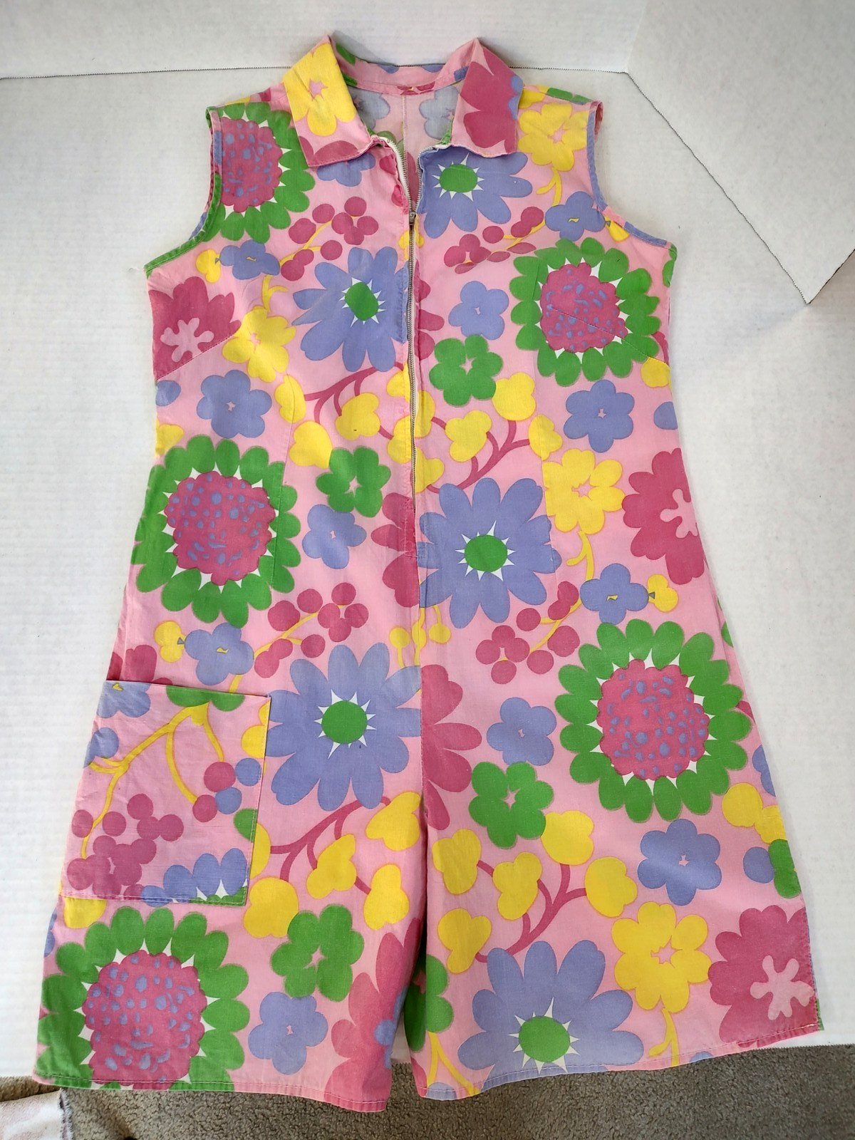 Vtg 60s/70s Handmade Womens S/M Romper Mod Pop Art Flowers Playsuit Zipper Front
