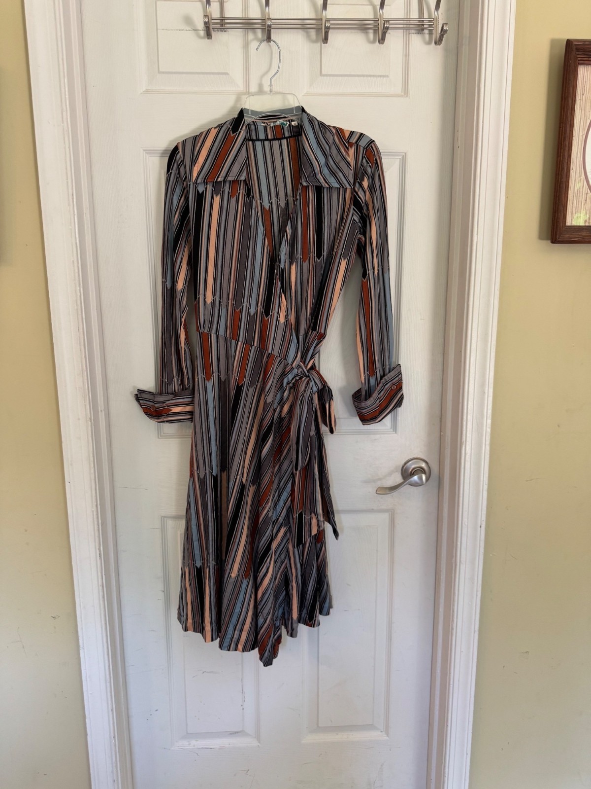 70s Vintage Striped Wrap Dress Cuffs Neutral Brown Blue Tan Stripes Stretchy 16