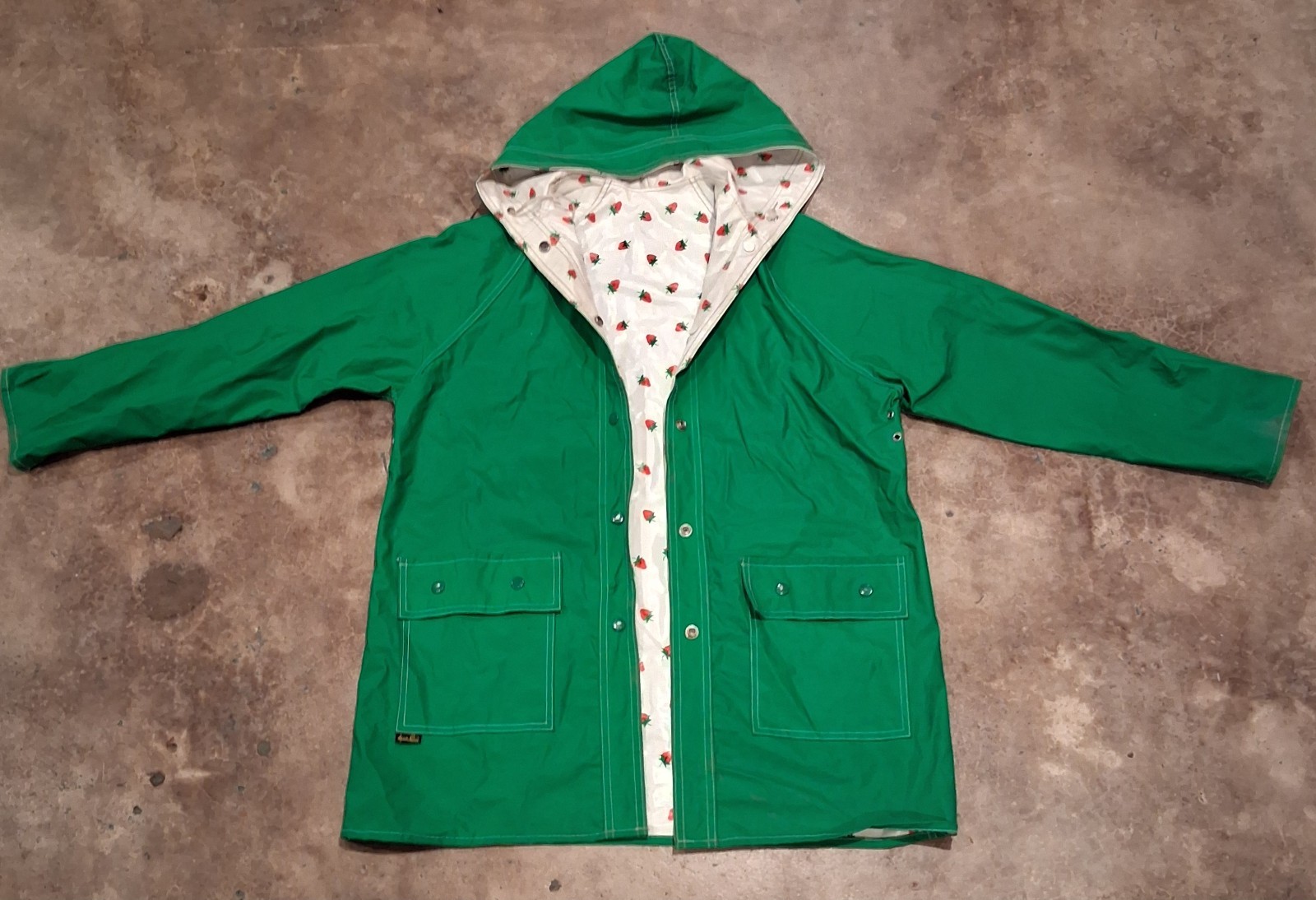 Vintage 1980s Aqua Sheen Green/Strawberry Print Reversible Raincoat Jacket Med?