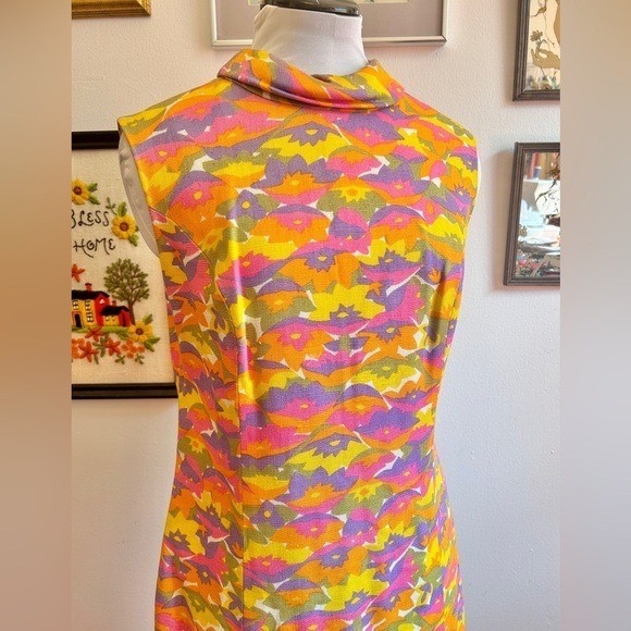 Vintage 60s Woven Linen Psychedelic Flower Power Fitted Dress