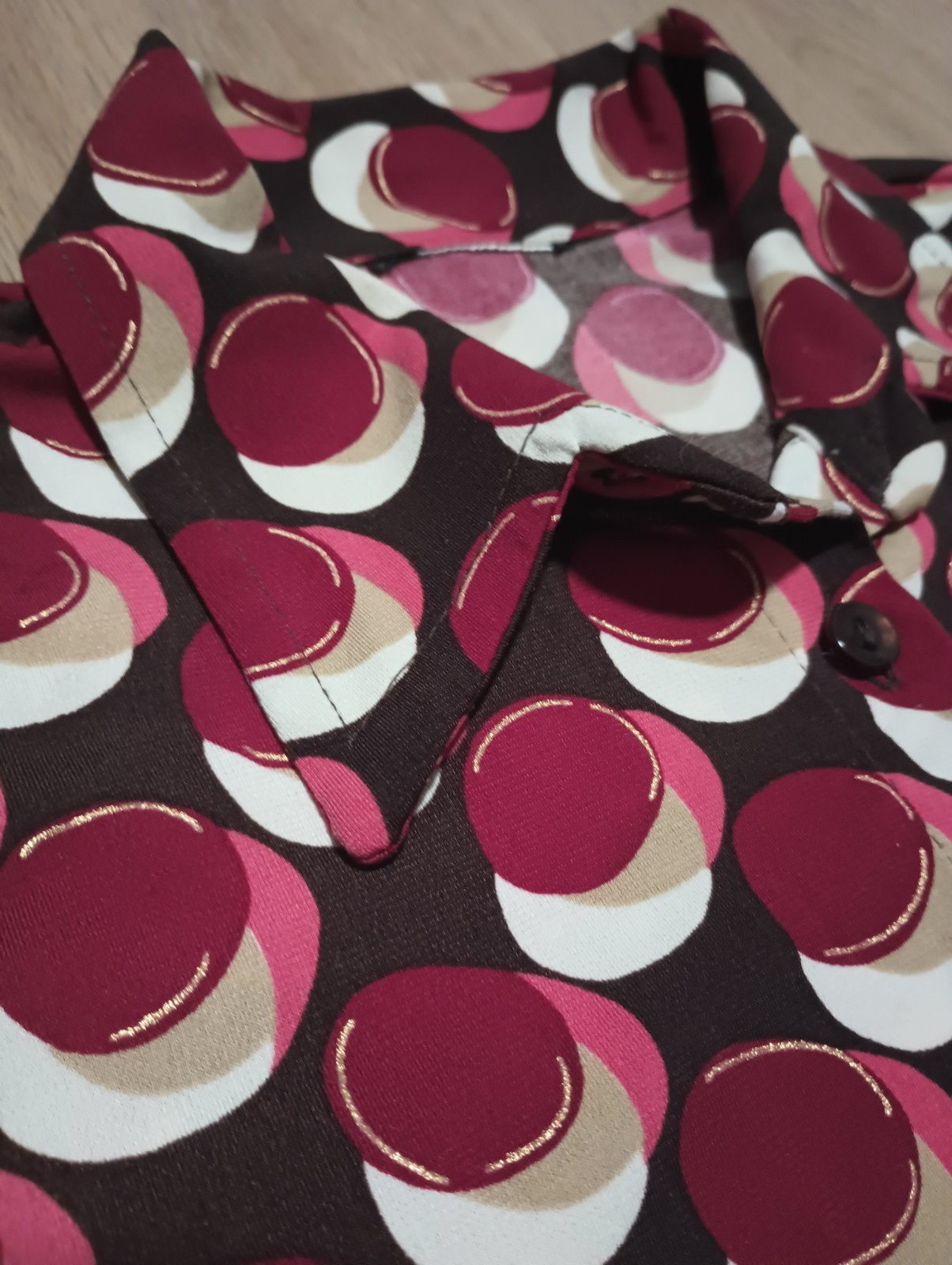 Vtg 70s Burgundy Gold Metallic Psychedelic 3/4 Trumpet Sleeve Top Shirt MOD XS