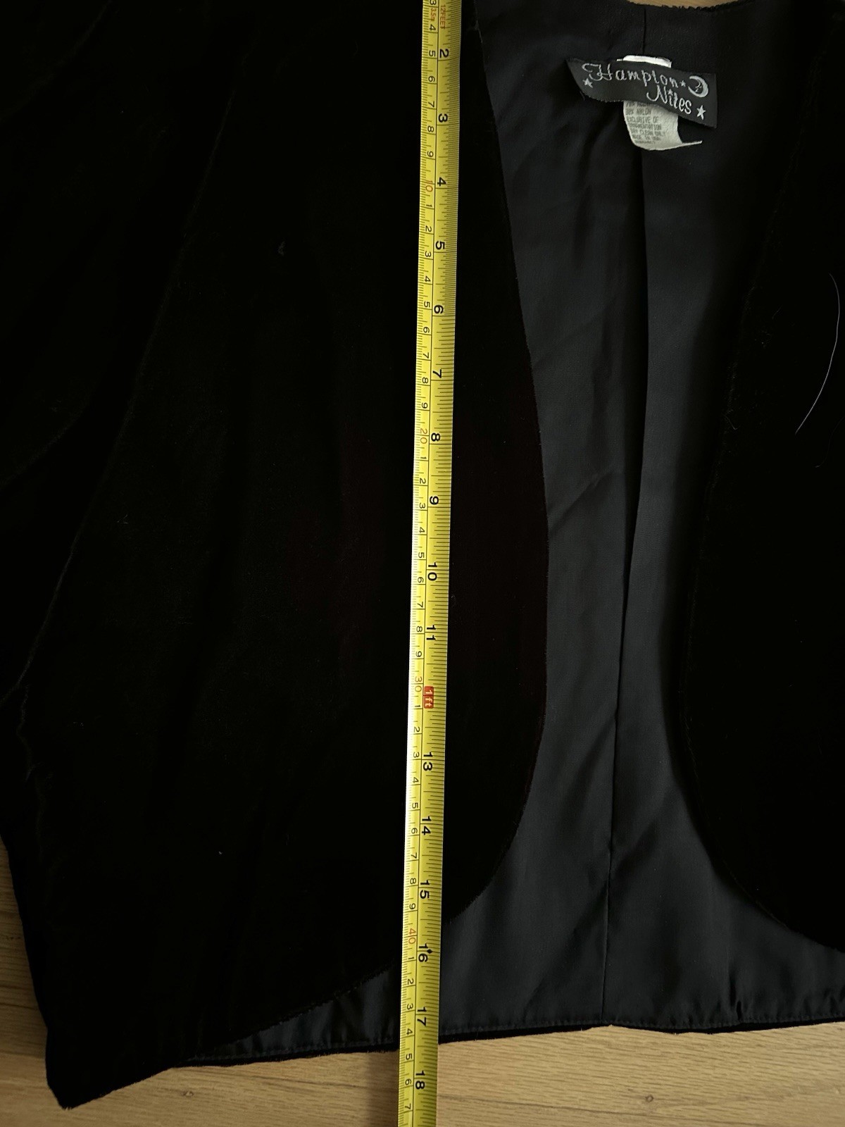 Hampton Nites 80s Vintage Black Velvet Cropped / Shrug / Bolero Jacket