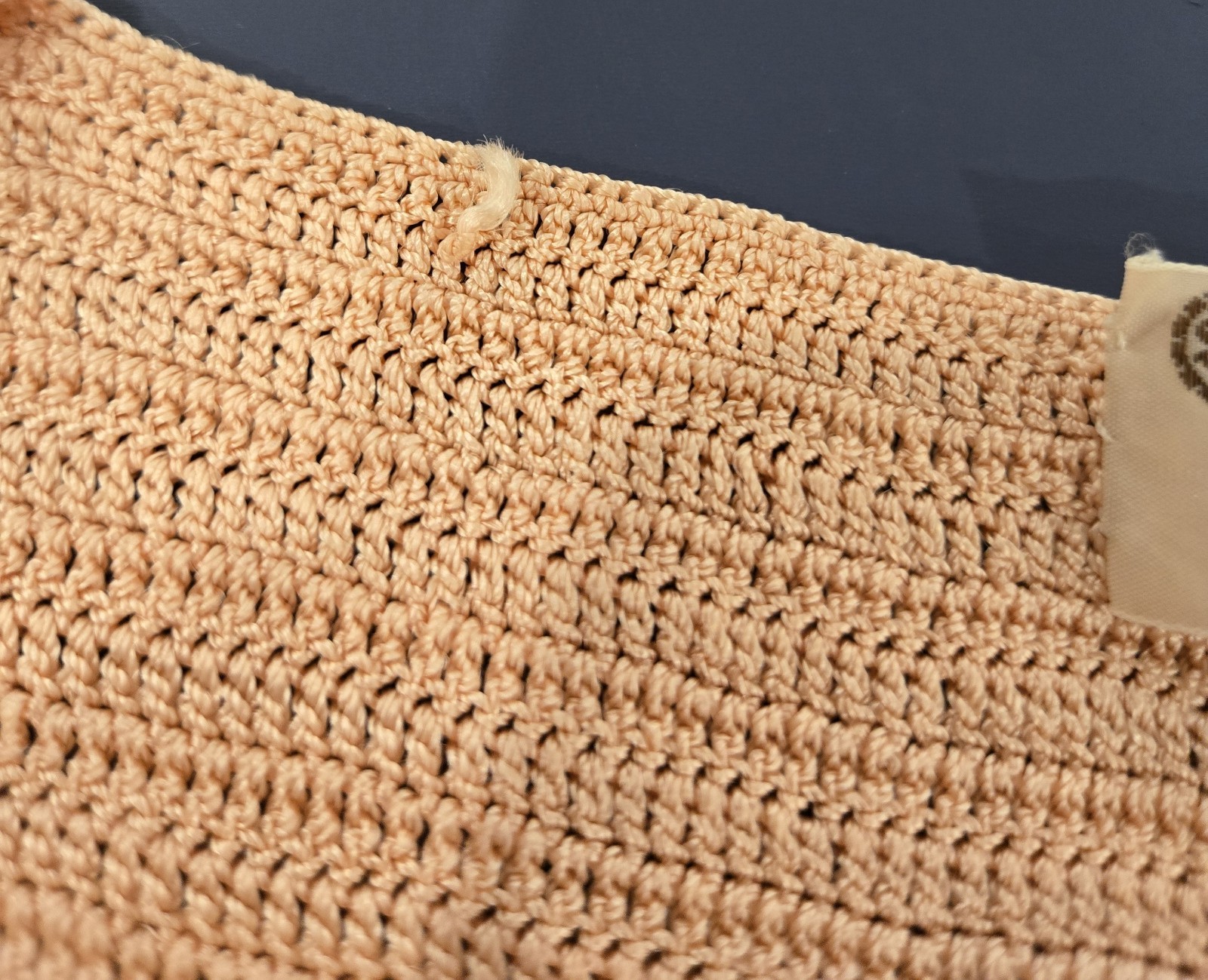 70s VTG Hand Crocheted Rayon Blouse Peach Pink Top Sm Classic square collar