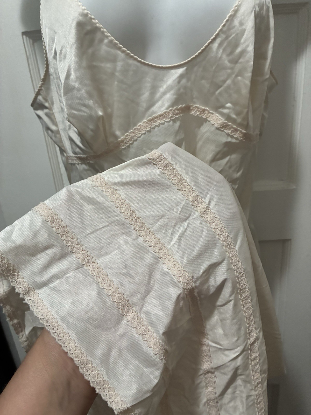 Vtg LORRAINE Ivory Long Women’s Slip 100% Nylon Lace Pinup TALL 38 L