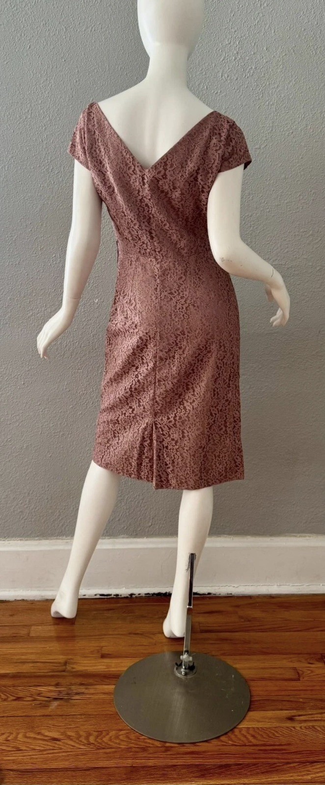 Vintage 50s 60s Mauve Pink Lace Wiggle Sheath Cocktail Dress S