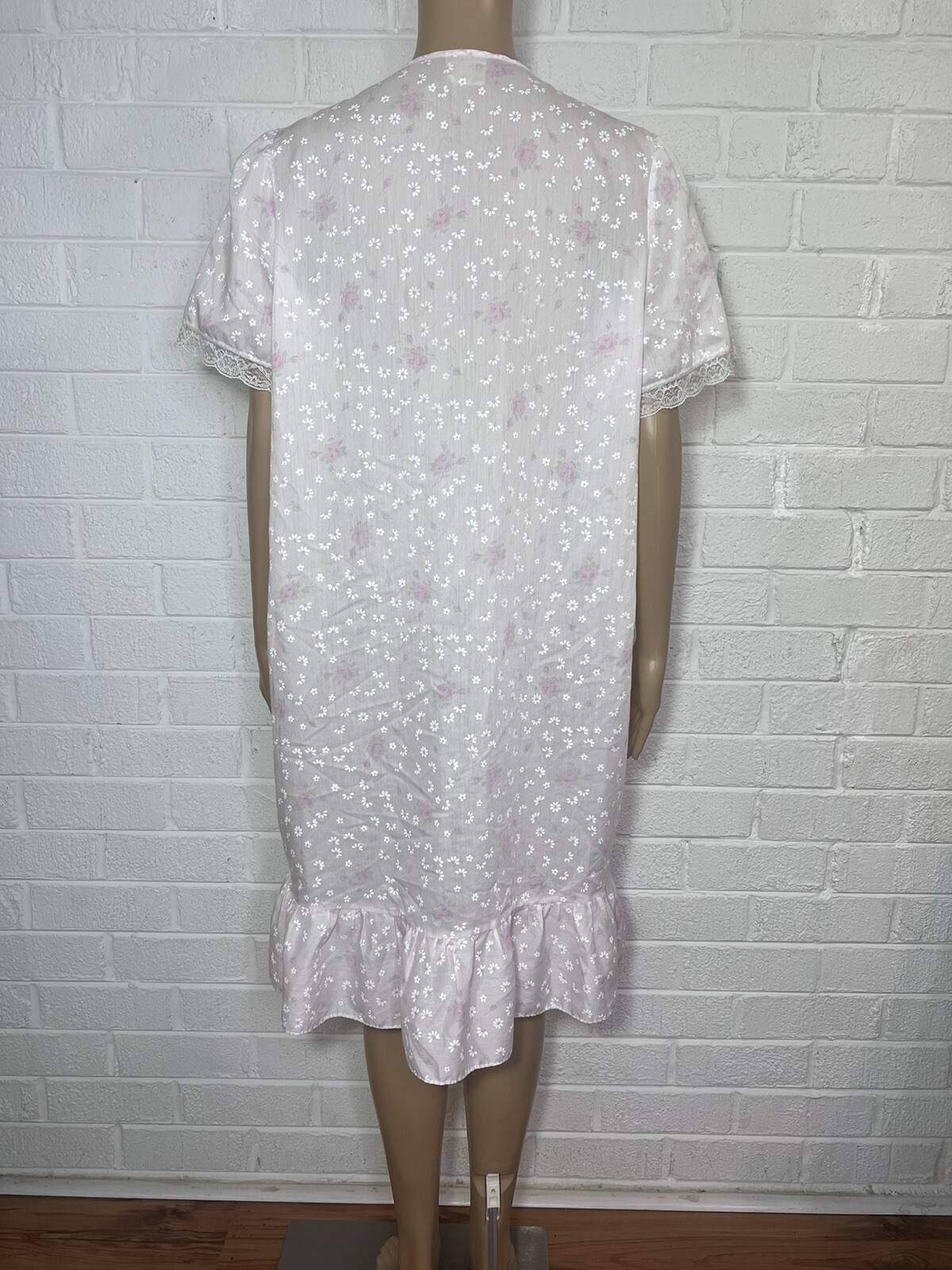 Vintage STARDUST light Pink floral Lace Ruffle nightgown Size Large