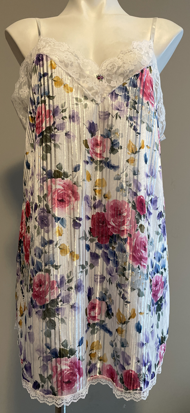 Undercover Wear Women’s Vintage Floral Satiny Lace Night Gown Lingerie Size L