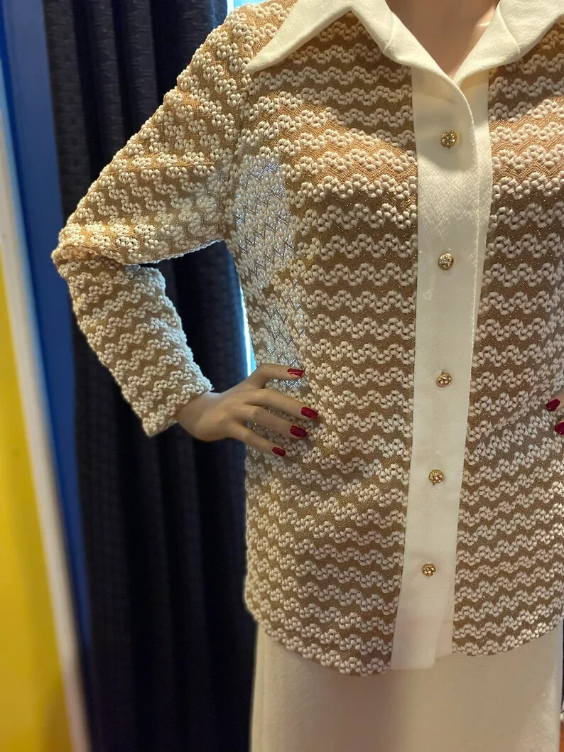 VINTAGE 1970’s Sheet GOLD and CREAM Dressy Blouse Rhinestone Buttons 38” Bust