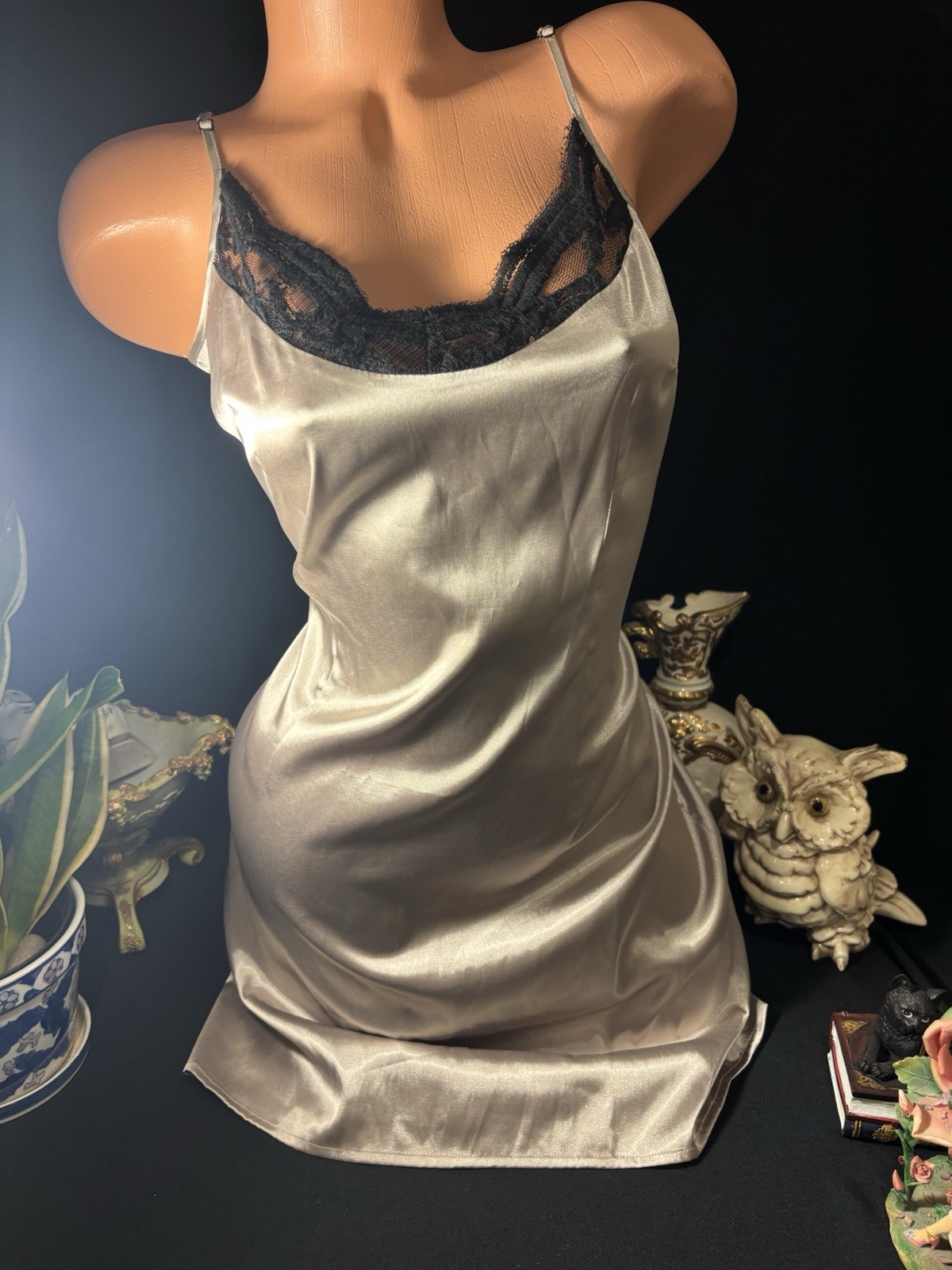 Vtg Satin LIQUID Champagne NIGHTIE GOWN BABYDOLL NIGHTGOWN CHANTILLY LACE