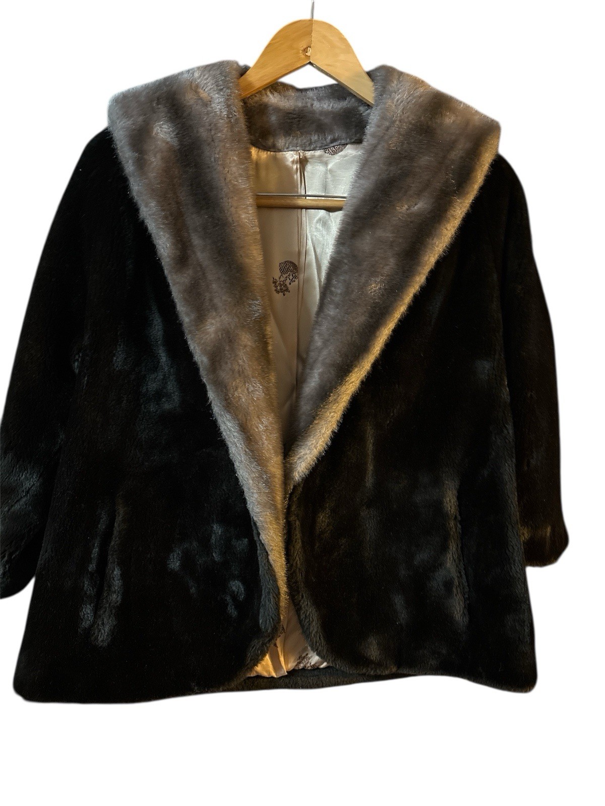 VINTAGE BORGANA Borg Deluxe Faux Fur Jacket Sz Medium – Med. Brown Two Tone